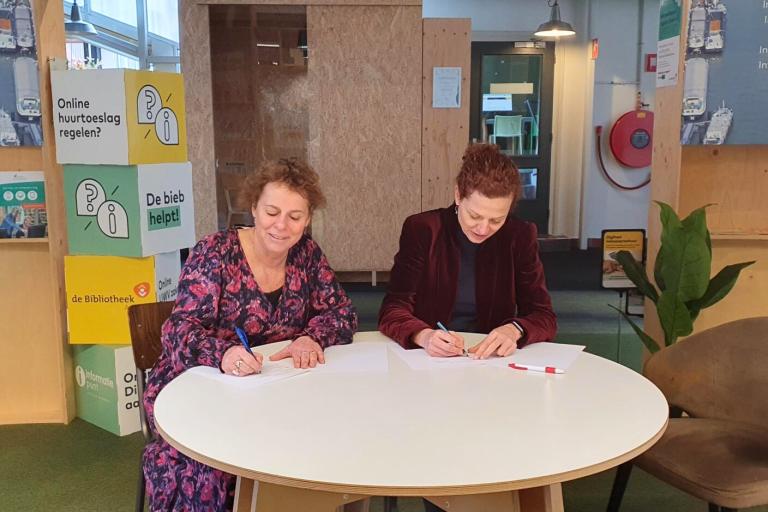 ankie en nina tekenen contract